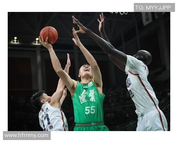 CBA焦点对决辽宁队迎战肯帝亚队力争季后赛席位的关键战役 CBA焦点对决辽宁队迎战肯帝亚队力争季后赛席位的关键战役