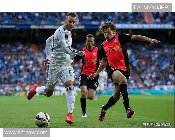 曼联与哈德斯上半场精彩对决分析及战术解读