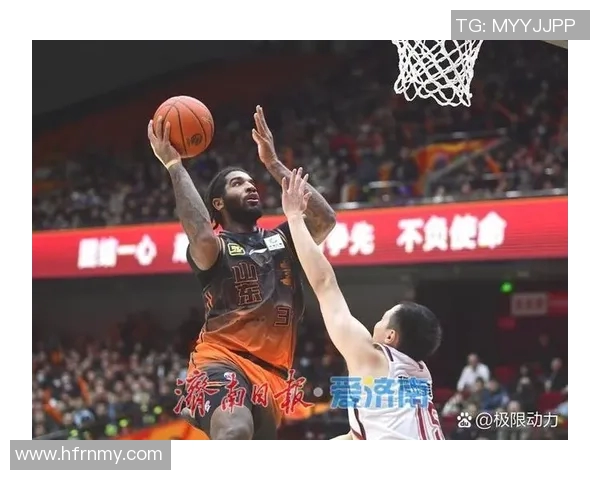 上海男篮与浙江男篮激战正酣谁能在这场对决中笑到最后